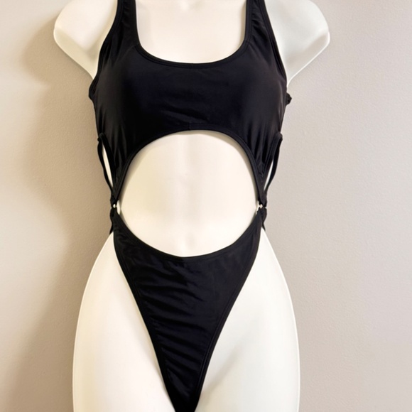 1 pc Cheeky Thong Bikini Set New without tag - Picture 2 of 4